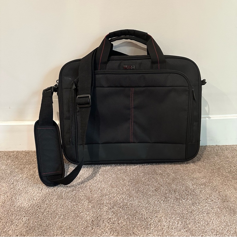 Tagus Classic Topload Laptop Bag – NWOT